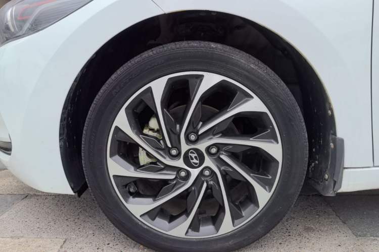 Used Hyundai Elantra (6th Generation / Lingdong) 2019 1.5L CVT ZhiXuan – Elite Version Left Front Wheel Hub