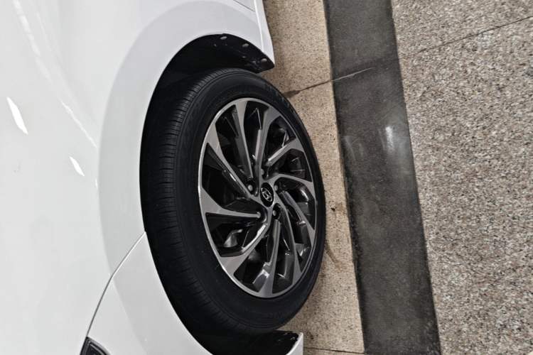 Used Hyundai Elantra (6th Generation / Lingdong) 2019 1.5L CVT ZhiXuan – Elite Version Left Front Wheel Hub