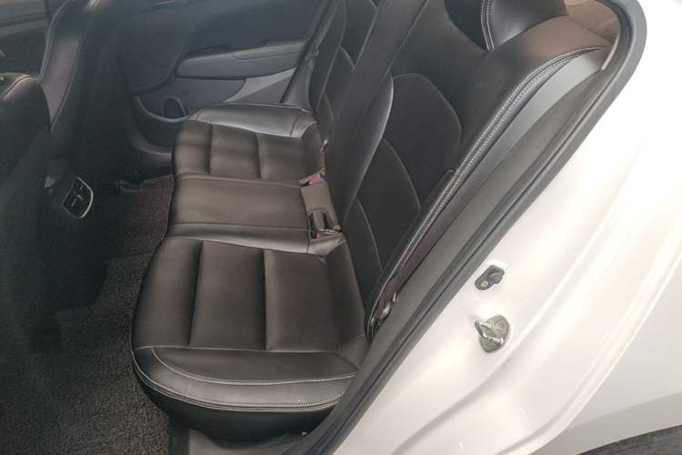 Used Hyundai Elantra (6th Generation / Lingdong)  Left Rear Seat