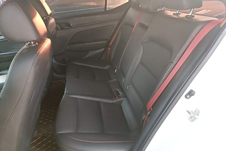 Used Hyundai Elantra (6th Generation / Lingdong) 2019 1.4T Dual-Clutch Xuan Dong · Dynamic Model Left Rear Seat