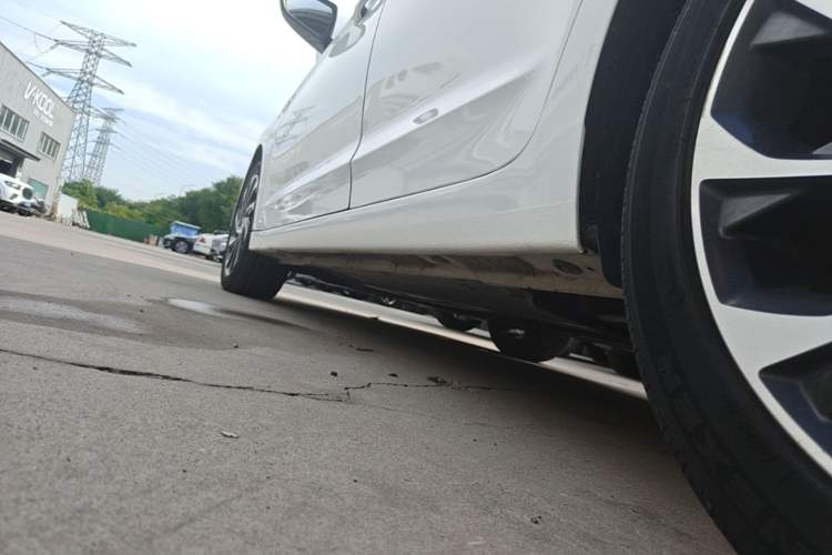 Used Hyundai Elantra (6th Generation / Lingdong) 2019 1.5L CVT ZhiXuan – Elite Version Left Side Sill