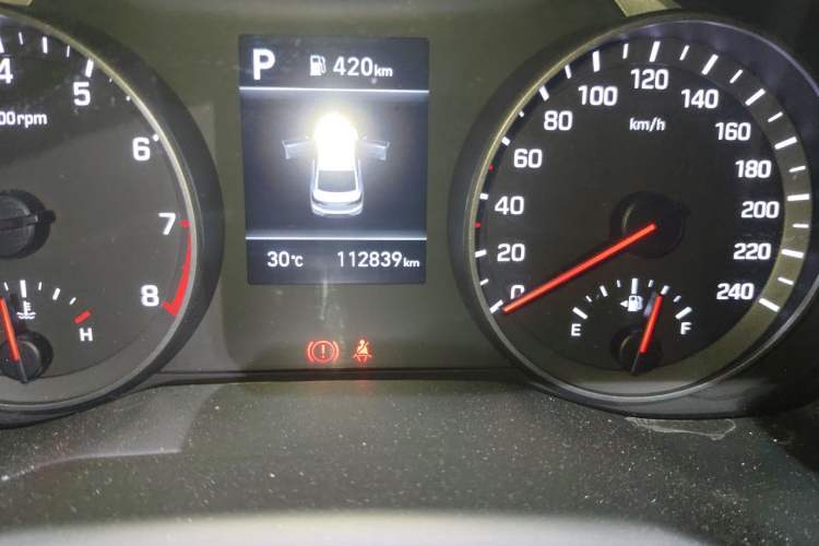 Used Hyundai Elantra (6th Generation / Lingdong) 2019 1.5L CVT Smart & Luxurious Trim Odometer Close Up