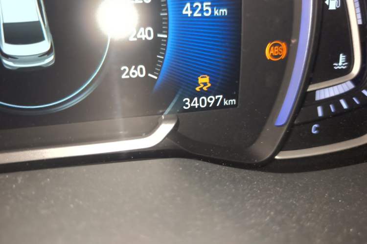 Used Hyundai Elantra (6th Generation / Lingdong) 2019 1.4T Dual-Clutch Xuan Dong · Dynamic Model Odometer Close Up