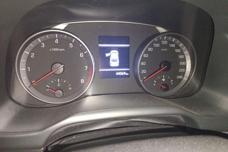 Used Hyundai Elantra (6th Generation / Lingdong) 2019 1.5L CVT ZhiXuan – Elite Version Odometer Close Up