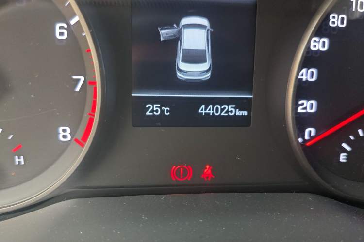 Used Hyundai Elantra (6th Generation / Lingdong) 2019 1.5L CVT ZhiXuan – Elite Version Odometer Close Up