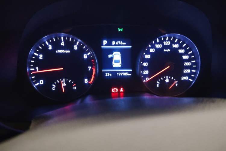 Used Hyundai Elantra (6th Generation / Lingdong) 2019 1.5L CVT ZhiXuan – Elite Version Odometer Close Up