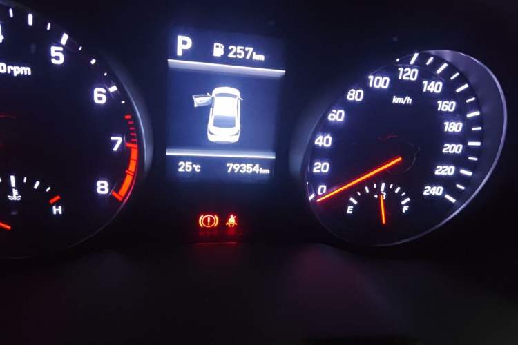 Used Hyundai Elantra (6th Generation / Lingdong) 2019 1.5L CVT ZhiXuan – Elite Version Odometer Close Up