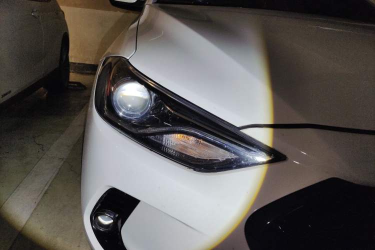 Used Hyundai Elantra (6th Generation / Lingdong) 2019 1.4T Dual-Clutch Xuan Dong · Dynamic Model Right Front Headlight