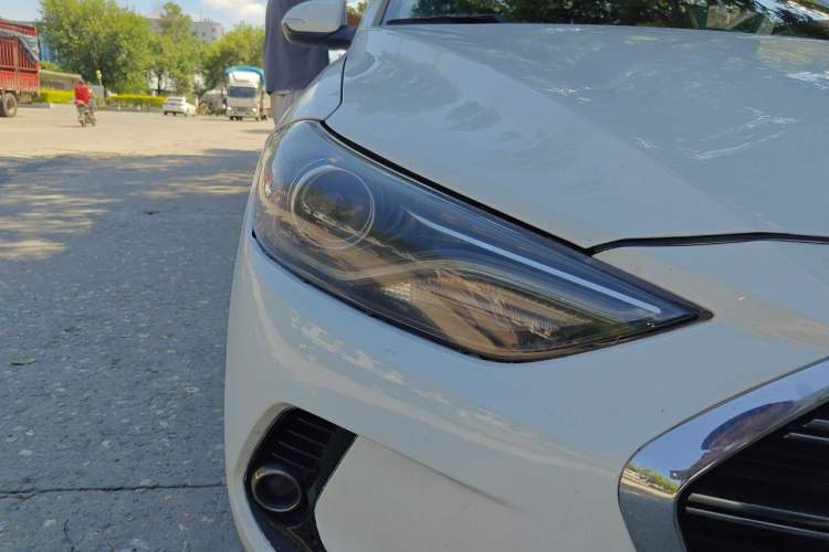 Used Hyundai Elantra (6th Generation / Lingdong) 2019 1.4T Dual-Clutch Xuan Dong · Dynamic Model Right Front Headlight