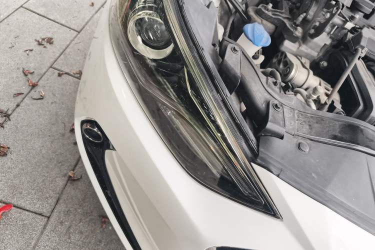 Used Hyundai Elantra (6th Generation / Lingdong) 2019 1.5L CVT ZhiXuan – Elite Version Right Front Headlight