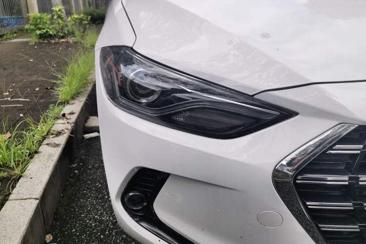 Used Hyundai Elantra (6th Generation / Lingdong) 2019 1.5L CVT ZhiXuan – Elite Version Right Front Headlight
