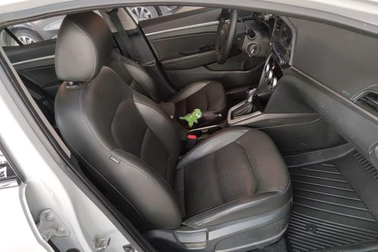 Used Hyundai Elantra (6th Generation / Lingdong) 2019 1.5L CVT ZhiXuan – Elite Version Right Front Seat