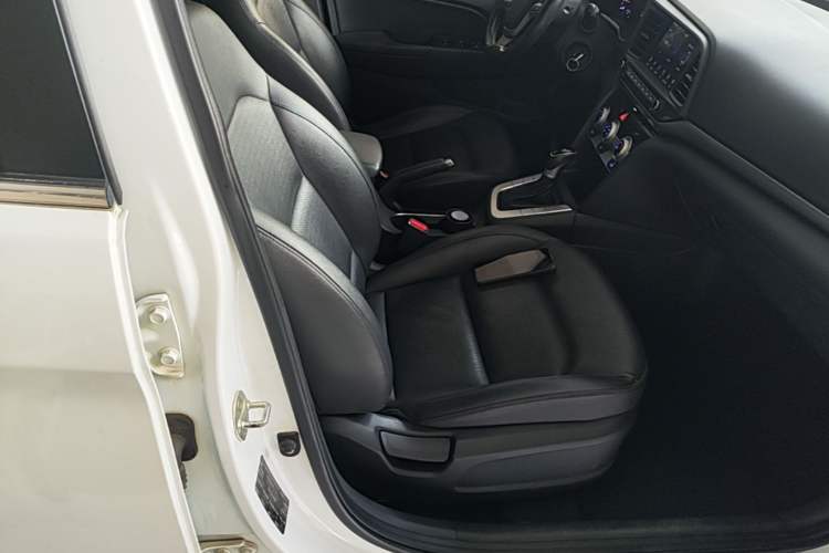 Used Hyundai Elantra (6th Generation / Lingdong) 2019 1.5L CVT ZhiXuan – Elite Version Right Front Seat