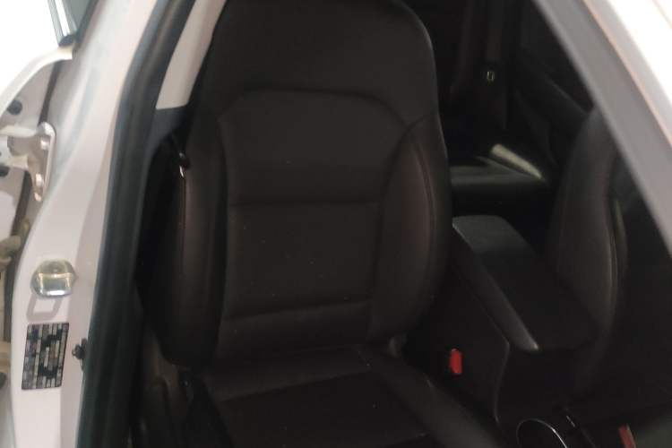Used Hyundai Elantra (6th Generation / Lingdong) 2019 1.5L CVT ZhiXuan – Elite Version Right Front Seat