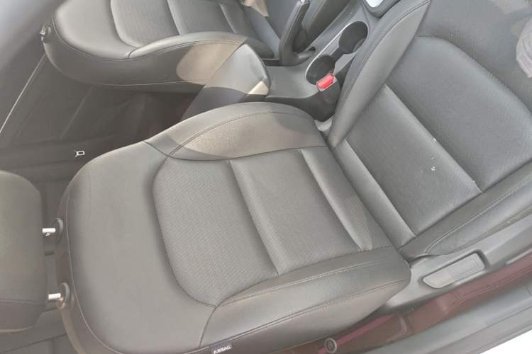 Used Hyundai Elantra (6th Generation / Lingdong) 2019 1.5L CVT ZhiXuan – Elite Version Right Front Seat