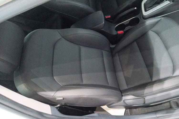 Used Hyundai Elantra (6th Generation / Lingdong) 2019 1.5L CVT ZhiXuan – Elite Version Right Front Seat