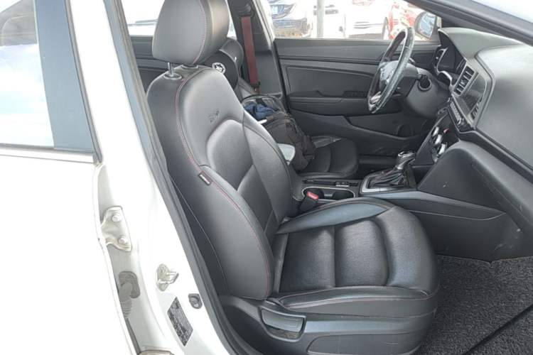Used Hyundai Elantra (6th Generation / Lingdong) 2019 1.4T Dual-Clutch Xuan Dong · Dynamic Model Right Front Seat