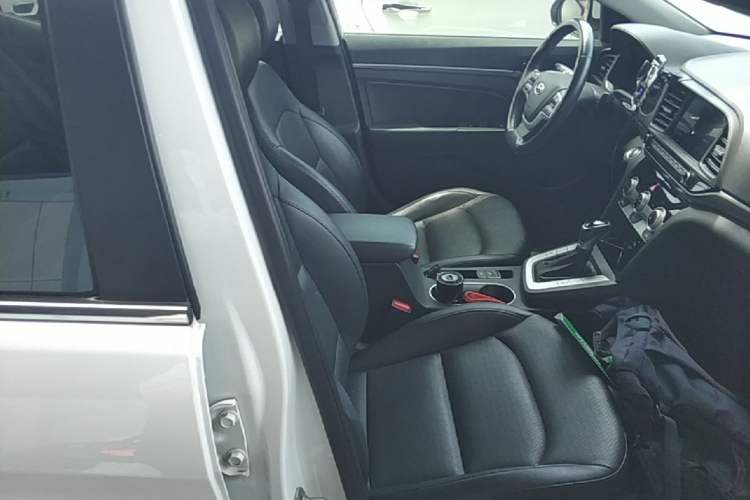Used Hyundai Elantra (6th Generation / Lingdong) 2019 1.5L CVT ZhiXuan – Elite Version Right Front Seat