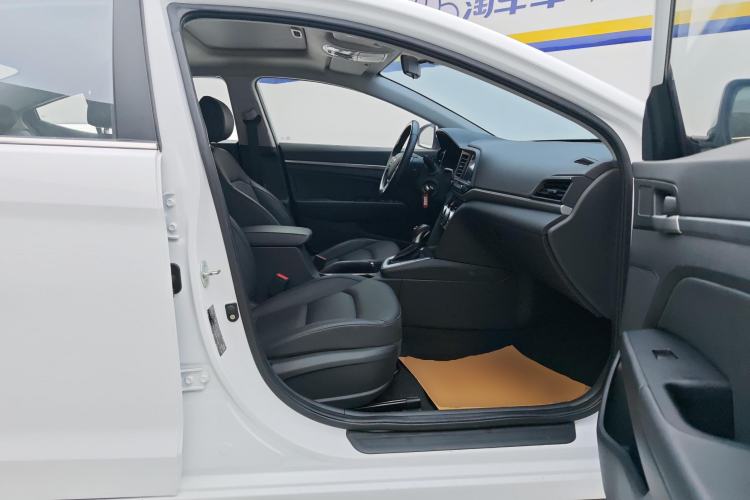 Used Hyundai Elantra (6th Generation / Lingdong) 2019 1.5L CVT ZhiXuan – Elite Version Right Front Seat