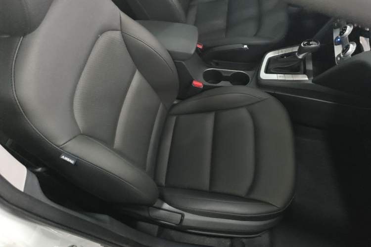 Used Hyundai Elantra (6th Generation / Lingdong) 2019 1.5L CVT ZhiXuan – Elite Version Right Front Seat