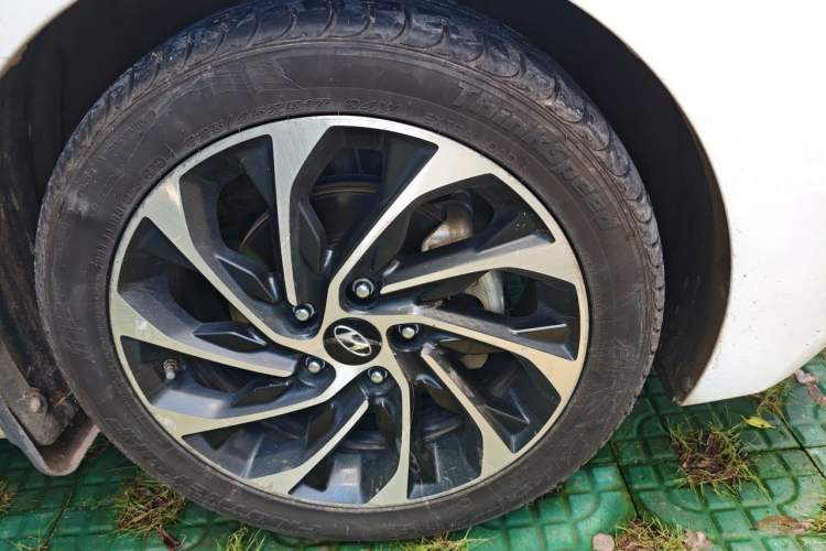 Used Hyundai Elantra (6th Generation / Lingdong) 2019 1.4T Dual-Clutch Xuan Dong · Dynamic Model Right Front Wheel Hub