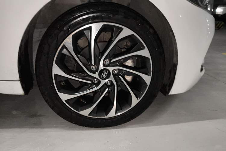 Used Hyundai Elantra (6th Generation / Lingdong) 2019 1.4T Dual-Clutch Xuan Dong · Dynamic Model Right Front Wheel Hub