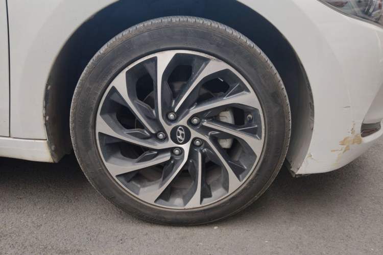 Used Hyundai Elantra (6th Generation / Lingdong) 2019 1.4T Dual-Clutch Xuan Dong · Dynamic Model Right Front Wheel Hub