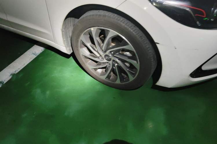 Used Hyundai Elantra (6th Generation / Lingdong) 2019 1.5L CVT Smart & Luxurious Trim Right Front Wheel Hub