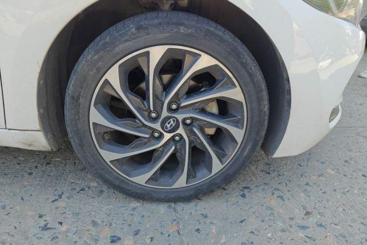 Used Hyundai Elantra (6th Generation / Lingdong) 2019 1.4T Dual-Clutch Xuan Dong · Dynamic Model Right Front Wheel Hub