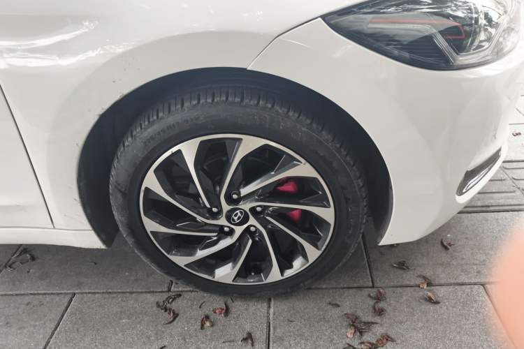 Used Hyundai Elantra (6th Generation / Lingdong) 2019 1.5L CVT ZhiXuan – Elite Version Right Front Wheel Hub