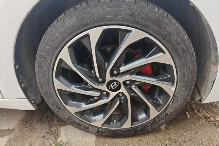 Used Hyundai Elantra (6th Generation / Lingdong) 2019 1.5L CVT ZhiXuan – Elite Version Right Front Wheel Hub