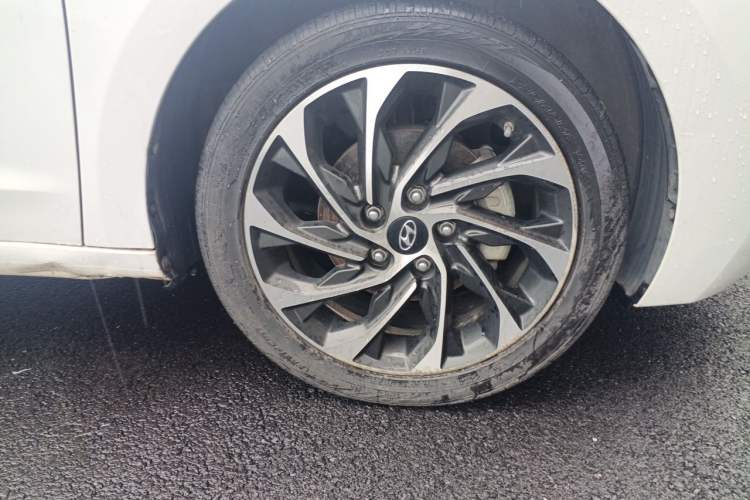 Used Hyundai Elantra (6th Generation / Lingdong) 2019 1.4T Dual-Clutch Xuan Dong · Flagship Model Right Front Wheel Hub