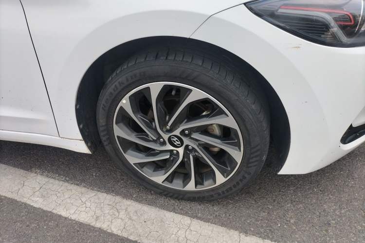 Used Hyundai Elantra (6th Generation / Lingdong) 2019 1.5L CVT Smart & Luxurious Trim Right Front Wheel Hub