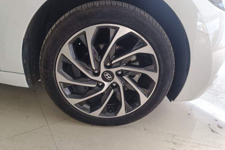 Used Hyundai Elantra (6th Generation / Lingdong) 2019 1.5L CVT ZhiXuan – Elite Version Right Front Wheel Hub