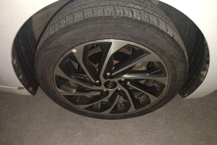 Used Hyundai Elantra (6th Generation / Lingdong) 2019 1.5L CVT ZhiXuan – Elite Version Right Front Wheel Hub