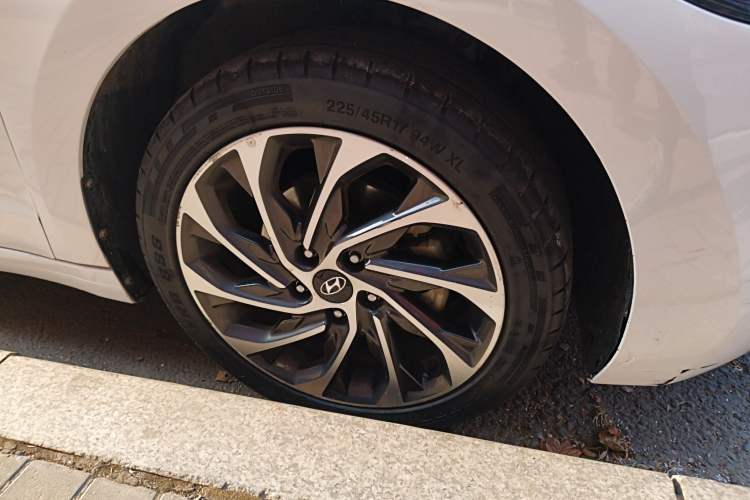 Used Hyundai Elantra (6th Generation / Lingdong) 2019 1.5L CVT ZhiXuan – Elite Version Right Front Wheel Hub