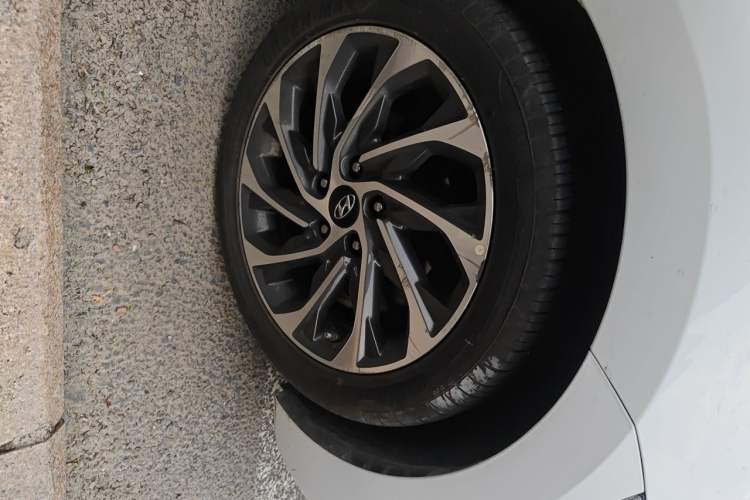 Used Hyundai Elantra (6th Generation / Lingdong) 2019 1.4T Dual-Clutch Xuan Dong · Dynamic Model Right Front Wheel Hub