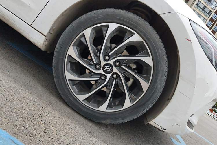 Used Hyundai Elantra (6th Generation / Lingdong) 2019 1.4T Dual-Clutch Xuan Dong · Dynamic Model Right Front Wheel Hub