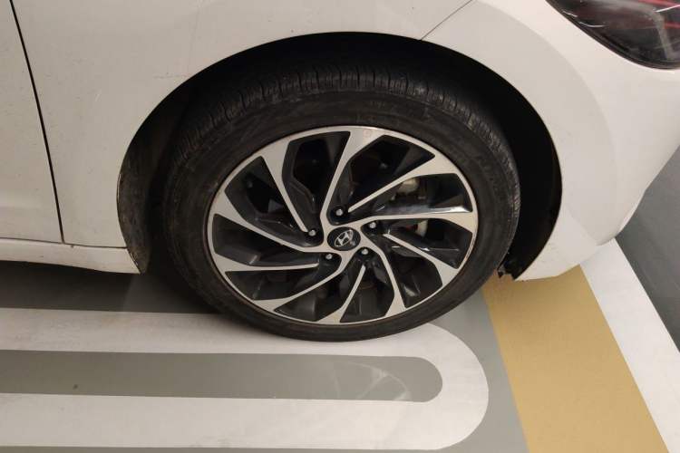 Used Hyundai Elantra (6th Generation / Lingdong) 2019 1.5L CVT ZhiXuan – Elite Version Right Front Wheel Hub