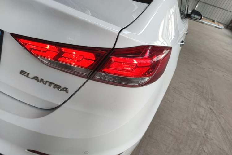 Used Hyundai Elantra (6th Generation / Lingdong) 2019 1.5L CVT ZhiXuan – Elite Version Right Rear Taillight