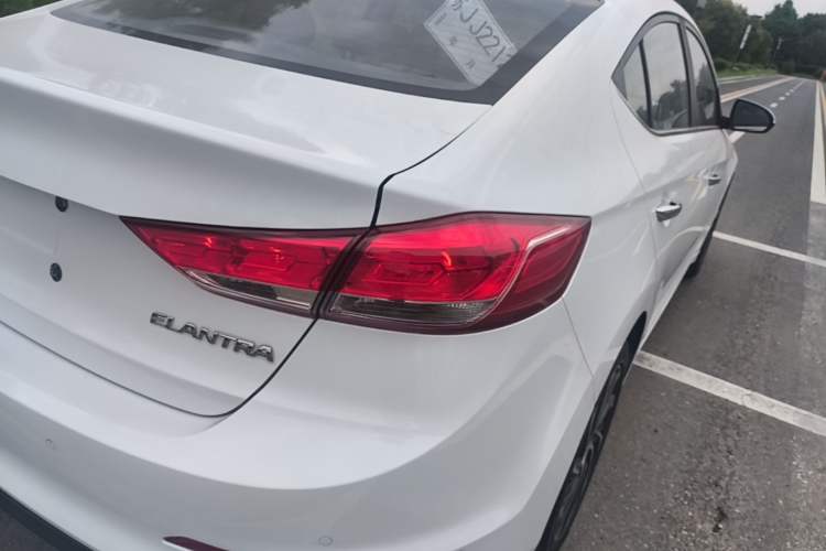 Used Hyundai Elantra (6th Generation / Lingdong) 2019 1.5L CVT ZhiXuan – Elite Version Right Rear Taillight