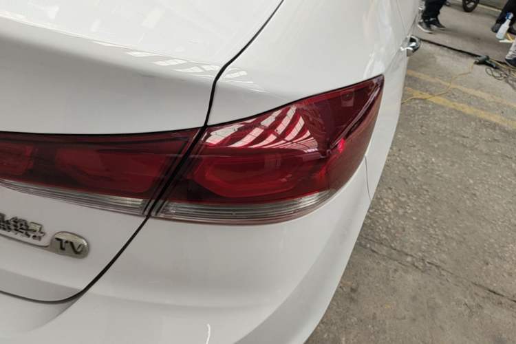 Used Hyundai Elantra (6th Generation / Lingdong)  Right Rear Taillight