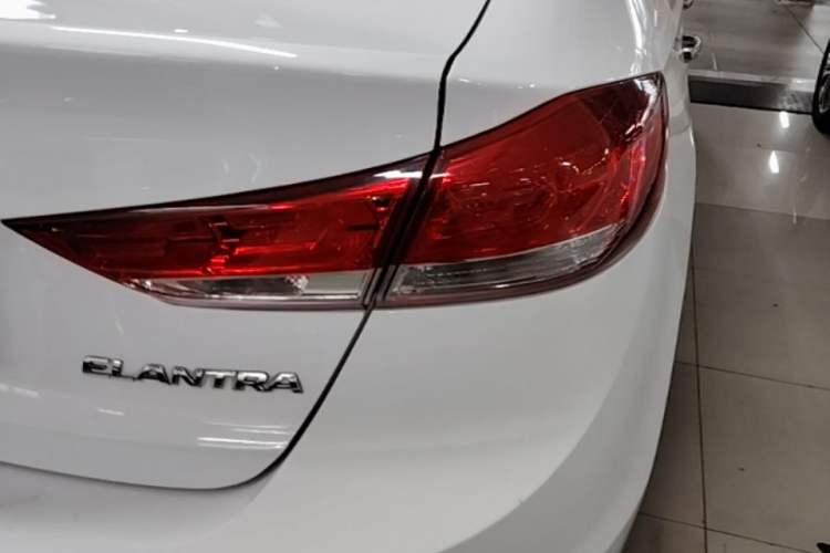 Used Hyundai Elantra (6th Generation / Lingdong) 2019 1.5L CVT ZhiXuan – Elite Version Right Rear Taillight