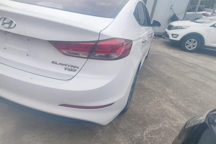 Used Hyundai Elantra (6th Generation / Lingdong) 2019 1.5L CVT ZhiXuan – Elite Version Right Rear Taillight