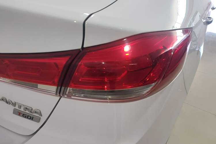Used Hyundai Elantra (6th Generation / Lingdong) 2019 1.4T Dual-Clutch Xuan Dong · Dynamic Model Right Rear Taillight