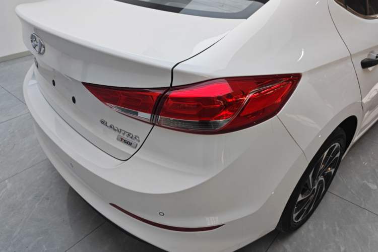 Used Hyundai Elantra (6th Generation / Lingdong) 2019 1.5L CVT ZhiXuan – Elite Version Right Rear Taillight