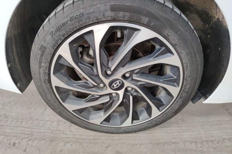 Used Hyundai Elantra (6th Generation / Lingdong) 2019 1.5L CVT ZhiXuan – Elite Version Right Rear Wheel Hub