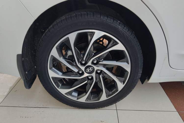 Used Hyundai Elantra (6th Generation / Lingdong) 2019 1.4T Dual-Clutch Xuan Dong · Dynamic Model Right Rear Wheel Hub