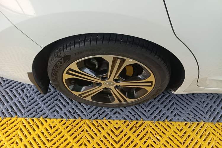 Used Hyundai Elantra (6th Generation / Lingdong) 2019 1.4T Dual-Clutch Xuan Dong · Dynamic Model Right Rear Wheel Hub