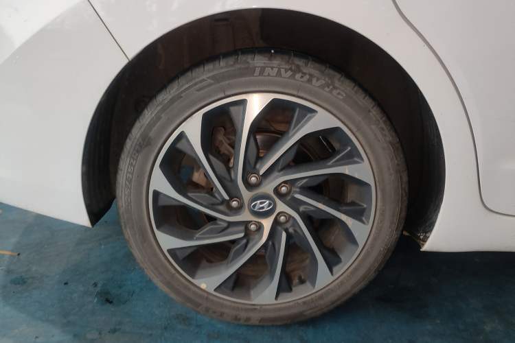 Used Hyundai Elantra (6th Generation / Lingdong) 2019 1.5L CVT ZhiXuan – Elite Version Right Rear Wheel Hub